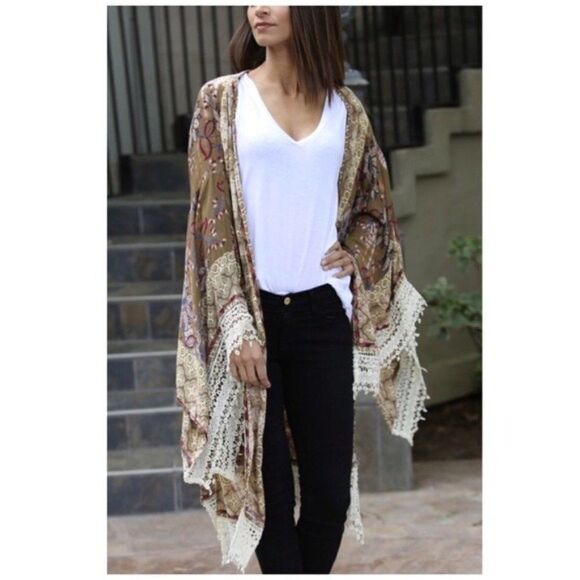 boho Kimono w Crochet Lace Detail & wide sleeves - Picture 3 of 13